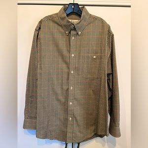 NWOT Men’s ORVIS button down shirt in beautiful plaid Size L